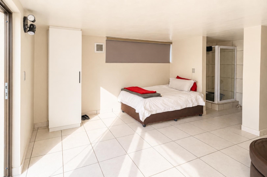 6 Bedroom Property for Sale in Birdwood Estate North West